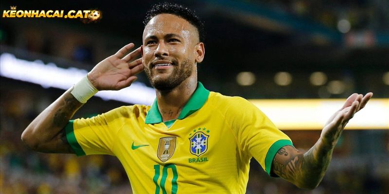 Tiền đạo Neymar chưa thể sánh với các tiền bối